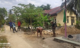 Monitoring kegiatan semenisasi, drenase, pelebaran jalan di wilayah RT 04 RT 05 dan RT 07